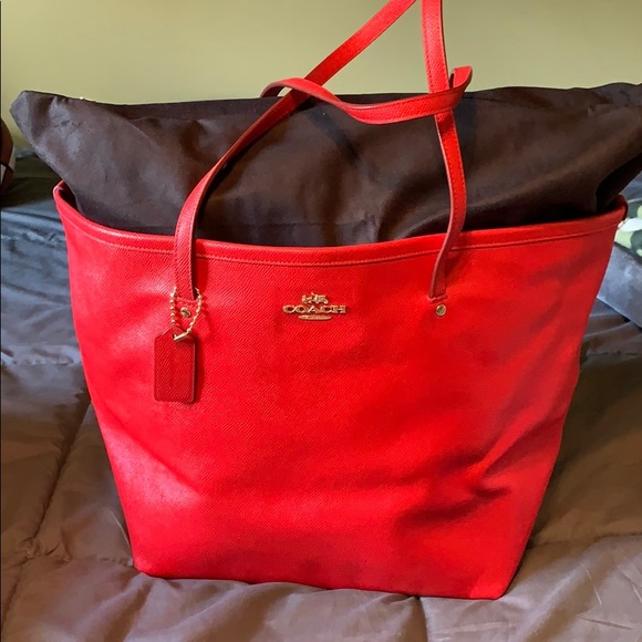 Coach Handbags - Large Coach carryall Handbag